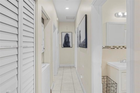 Купить виллу или дом в Майами, Флорида 3 спальни, 89.74м2, № 2010621 - фото 13