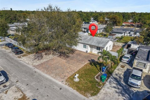 Купить виллу или дом в Майами, Флорида 3 спальни, 89.74м2, № 2010621 - фото 28