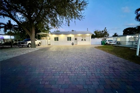 Купить виллу или дом в Майами, Флорида 3 спальни, 89.74м2, № 2010621 - фото 25