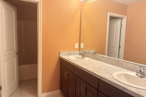 House in Davenport, Florida 5 bedrooms, 217.86 sq.m. № 1810827 - photo 16