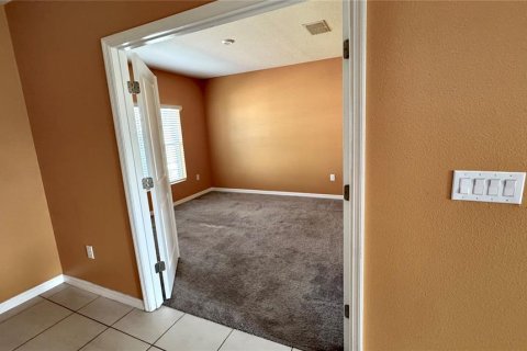 House in Davenport, Florida 5 bedrooms, 217.86 sq.m. № 1810827 - photo 5