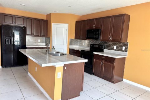 House in Davenport, Florida 5 bedrooms, 217.86 sq.m. № 1810827 - photo 8