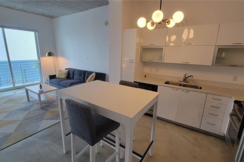 Снять в аренду кондоминиум в Майами, Флорида 1 спальня, 58.06м2, № 2004831 - фото 2