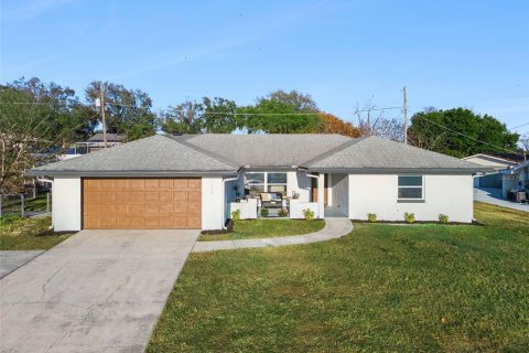 Casa en venta en Auburndale, Florida, 4 dormitorios, 252.69 m2 № 2111642 - foto 4