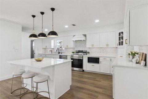 Casa en venta en Auburndale, Florida, 4 dormitorios, 252.69 m2 № 2111642 - foto 19