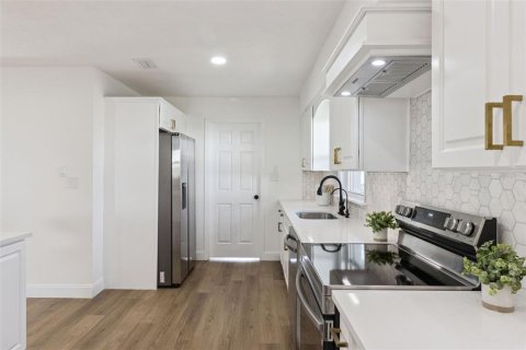 Casa en venta en Auburndale, Florida, 4 dormitorios, 252.69 m2 № 2111642 - foto 18