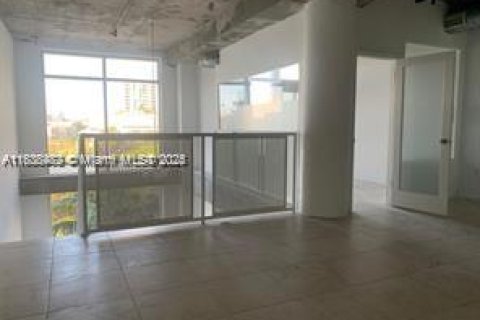 Condominio en venta en Miami, Florida, 108.14 m2 № 1940659 - foto 13