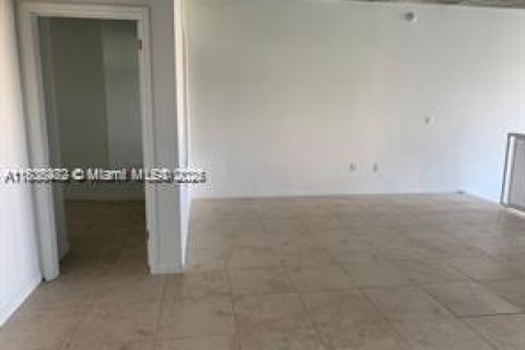 Condominio en venta en Miami, Florida, 108.14 m2 № 1940659 - foto 14