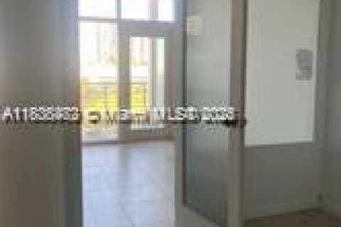 Condominio en venta en Miami, Florida, 108.14 m2 № 1940659 - foto 11