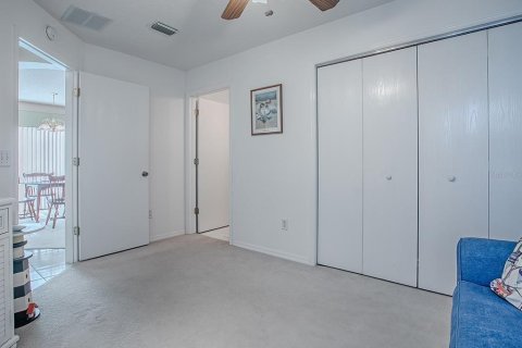 House in The Villages, Florida 2 bedrooms, 108.88 sq.m. № 1903148 - photo 20