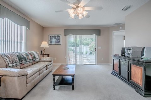 House in The Villages, Florida 2 bedrooms, 108.88 sq.m. № 1903148 - photo 12