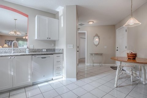 House in The Villages, Florida 2 bedrooms, 108.88 sq.m. № 1903148 - photo 8