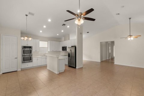 Casa en venta en Port St. Lucie, Florida, 3 dormitorios, 202.71 m2 № 2295975 - foto 14