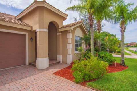 Casa en venta en Port St. Lucie, Florida, 3 dormitorios, 202.71 m2 № 2295975 - foto 3