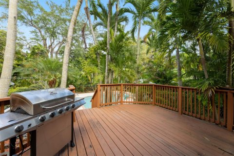 House in Pinecrest, Florida 3 bedrooms, 202.9 sq.m. № 1846060 - photo 18