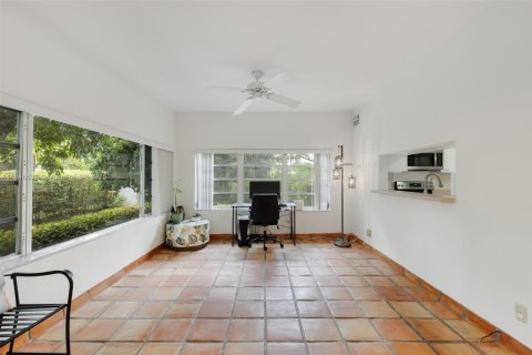 House in Pinecrest, Florida 3 bedrooms, 202.9 sq.m. № 1846060 - photo 10