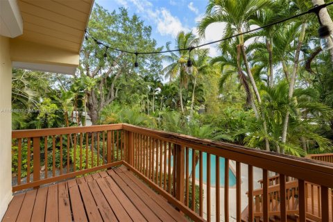 House in Pinecrest, Florida 3 bedrooms, 202.9 sq.m. № 1846060 - photo 13