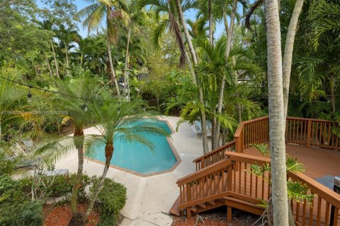 House in Pinecrest, Florida 3 bedrooms, 202.9 sq.m. № 1846060 - photo 19