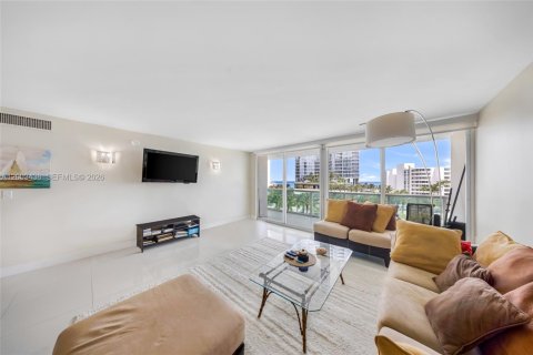 Condominio en venta en Sunny Isles Beach, Florida, 2 dormitorios, 141.3 m2 № 2068703 - foto 8