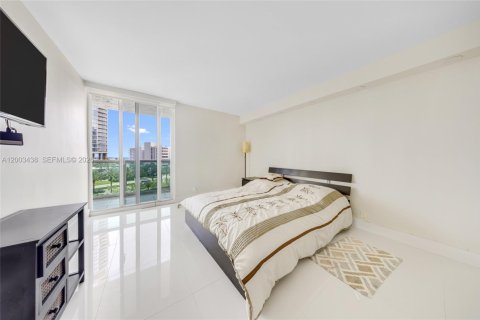 Condominio en venta en Sunny Isles Beach, Florida, 2 dormitorios, 141.3 m2 № 2068703 - foto 14