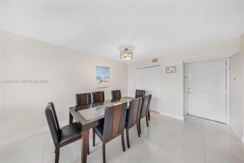 Condominio en venta en Sunny Isles Beach, Florida, 2 dormitorios, 141.3 m2 № 2068703 - foto 10