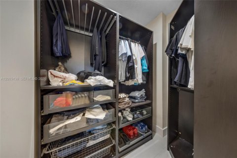 Condominio en venta en Sunny Isles Beach, Florida, 2 dormitorios, 141.3 m2 № 2068703 - foto 19