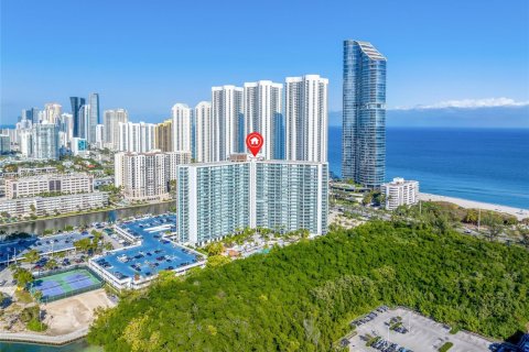 Condominio en venta en Sunny Isles Beach, Florida, 2 dormitorios, 141.3 m2 № 2068703 - foto 25