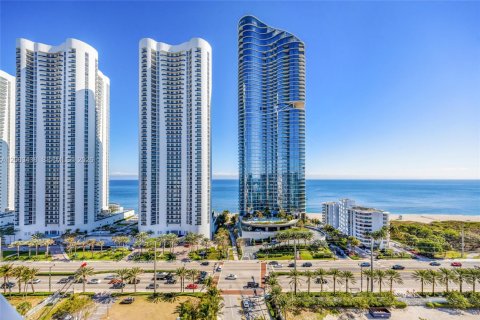 Condominio en venta en Sunny Isles Beach, Florida, 2 dormitorios, 141.3 m2 № 2068703 - foto 2
