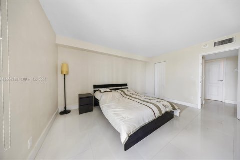 Condominio en venta en Sunny Isles Beach, Florida, 2 dormitorios, 141.3 m2 № 2068703 - foto 16