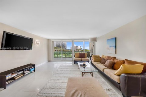 Condominio en venta en Sunny Isles Beach, Florida, 2 dormitorios, 141.3 m2 № 2068703 - foto 6