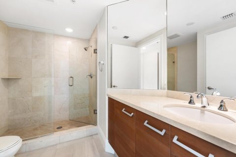 Condo in Palm Beach Gardens, Florida, 2 bedrooms № 2183955 - photo 15