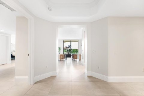 Condo in Palm Beach Gardens, Florida, 2 bedrooms № 2183955 - photo 2