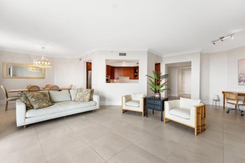 Condo in Palm Beach Gardens, Florida, 2 bedrooms № 2183955 - photo 4
