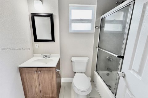 Townhouse in Pembroke Park, Florida 3 bedrooms, 117.43 sq.m. № 1823390 - photo 20