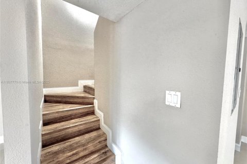 Townhouse in Pembroke Park, Florida 3 bedrooms, 117.43 sq.m. № 1823390 - photo 15