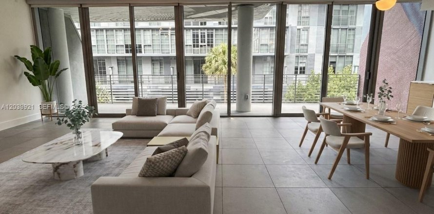 Condo in Miami, Florida, 2 bedrooms  № 2086896
