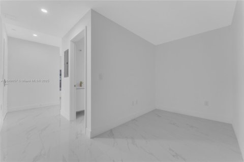 Copropriété à vendre à Miami, Floride: 2 chambres, 143.26 m2 № 1852441 - photo 27