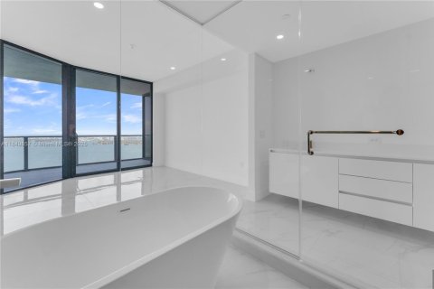 Copropriété à vendre à Miami, Floride: 2 chambres, 143.26 m2 № 1852441 - photo 18