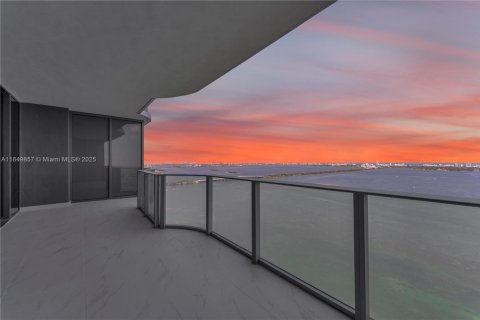 Copropriété à vendre à Miami, Floride: 2 chambres, 143.26 m2 № 1852441 - photo 1