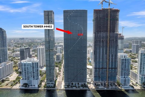 Copropriété à vendre à Miami, Floride: 2 chambres, 143.26 m2 № 1852441 - photo 2