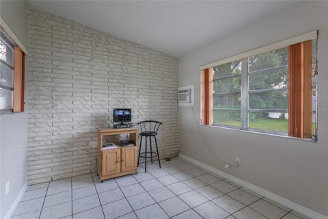 Casa en venta en Tampa, Florida, 3 dormitorios, 143.07 m2 № 2237919 - foto 15