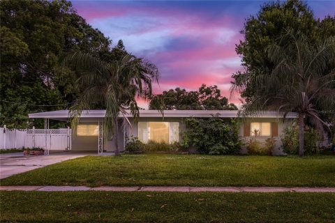 Casa en venta en Tampa, Florida, 3 dormitorios, 143.07 m2 № 2237919 - foto 2