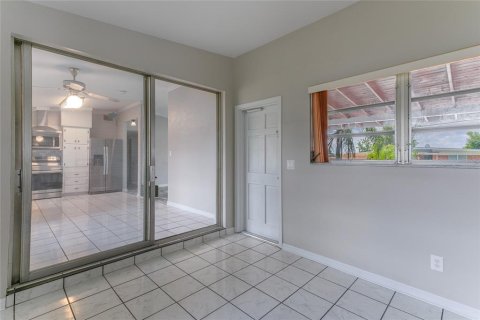 Casa en venta en Tampa, Florida, 3 dormitorios, 143.07 m2 № 2237919 - foto 14