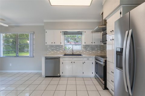 Casa en venta en Tampa, Florida, 3 dormitorios, 143.07 m2 № 2237919 - foto 12