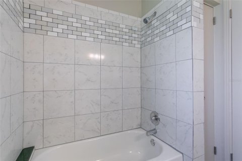 Casa en venta en Tampa, Florida, 3 dormitorios, 143.07 m2 № 2237919 - foto 23