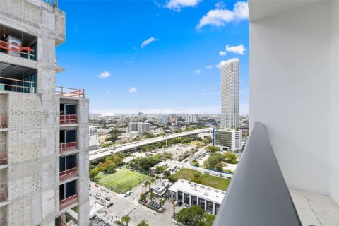 Condo in Miami, Florida, 2 bedrooms  № 2088979 - photo 3