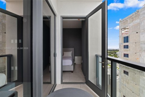 Condo in Miami, Florida, 2 bedrooms  № 2088979 - photo 8