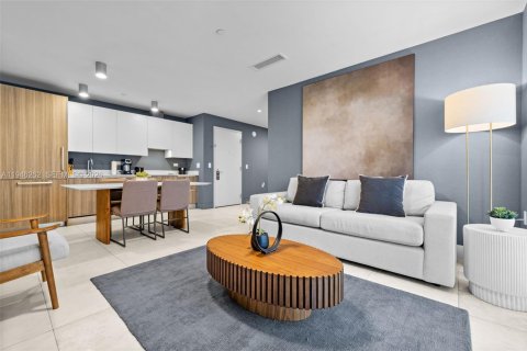 Condo in Miami, Florida, 2 bedrooms  № 2088979 - photo 29