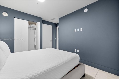 Condo in Miami, Florida, 2 bedrooms  № 2088979 - photo 15