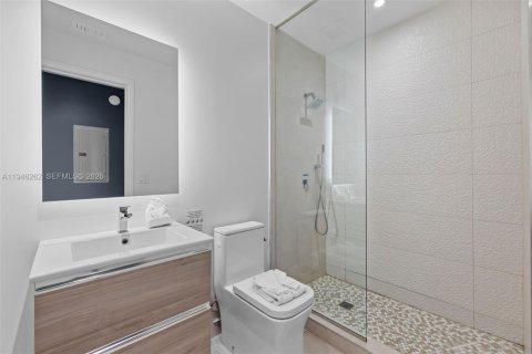 Condo in Miami, Florida, 2 bedrooms  № 2088979 - photo 20